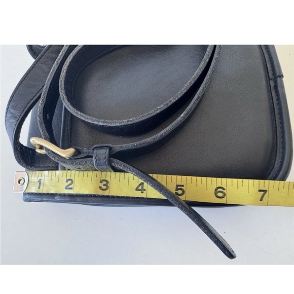 Vintage Coach Classic Black Leather Small Side Pack Turn Lock 9978 - Picture 10 of 15